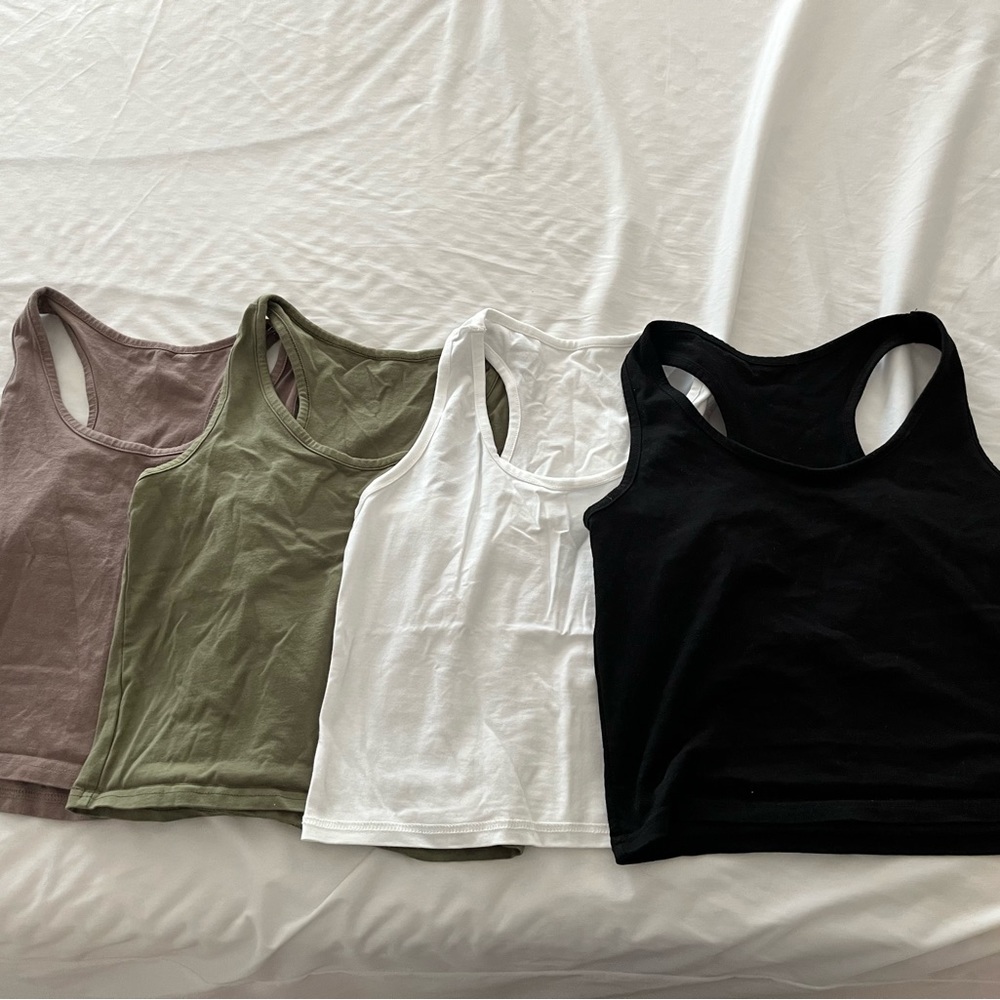 Set of 4 Amazon basic tanks